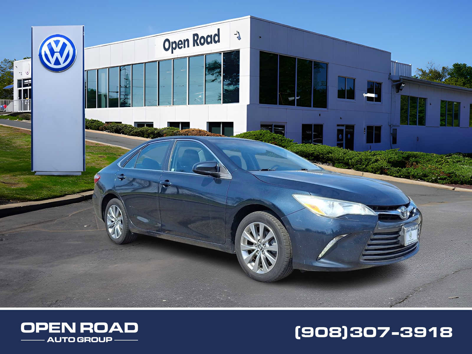 Used 2015 Toyota Camry XLE image 1