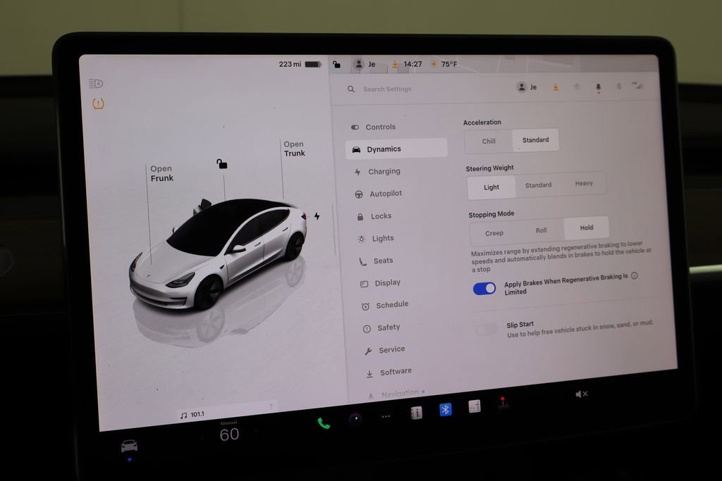 Used 2023 Tesla Model 3 Standard Range RWD image 31