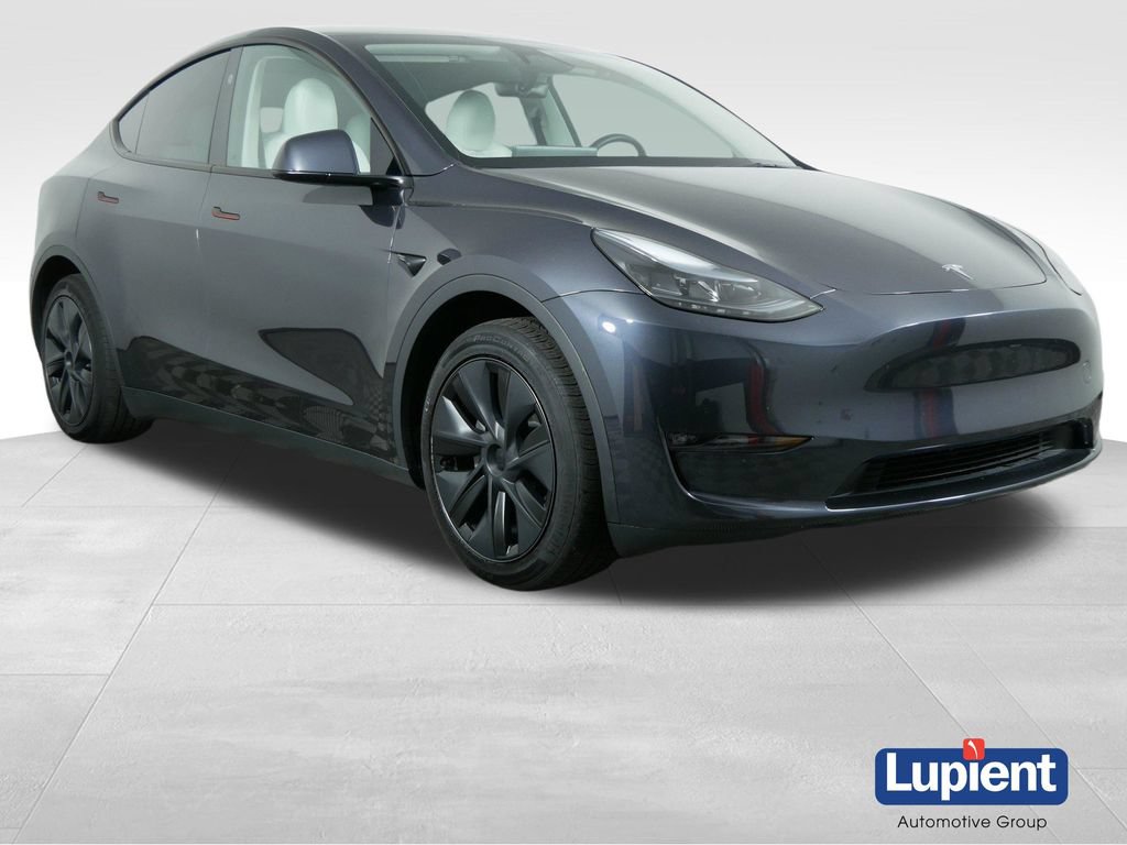 Used 2025 Tesla Model Y Long Range AWD/4WD image 1