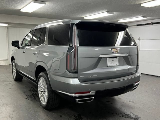 Certified 2026 Cadillac Escalade Luxury AWD/4WD image 3