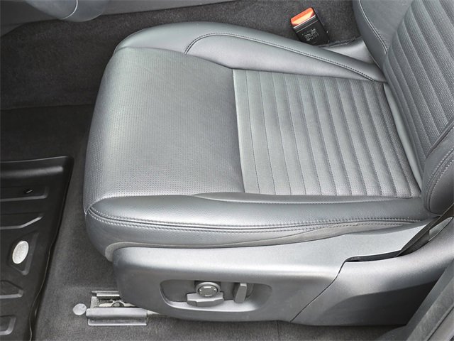 Used 2025 Land Rover Discovery Sport S image 29