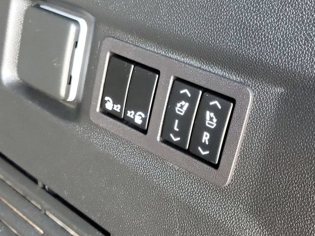 Used 2024 GMC Yukon AT4 w/ Technology Package AWD/4WD image 36