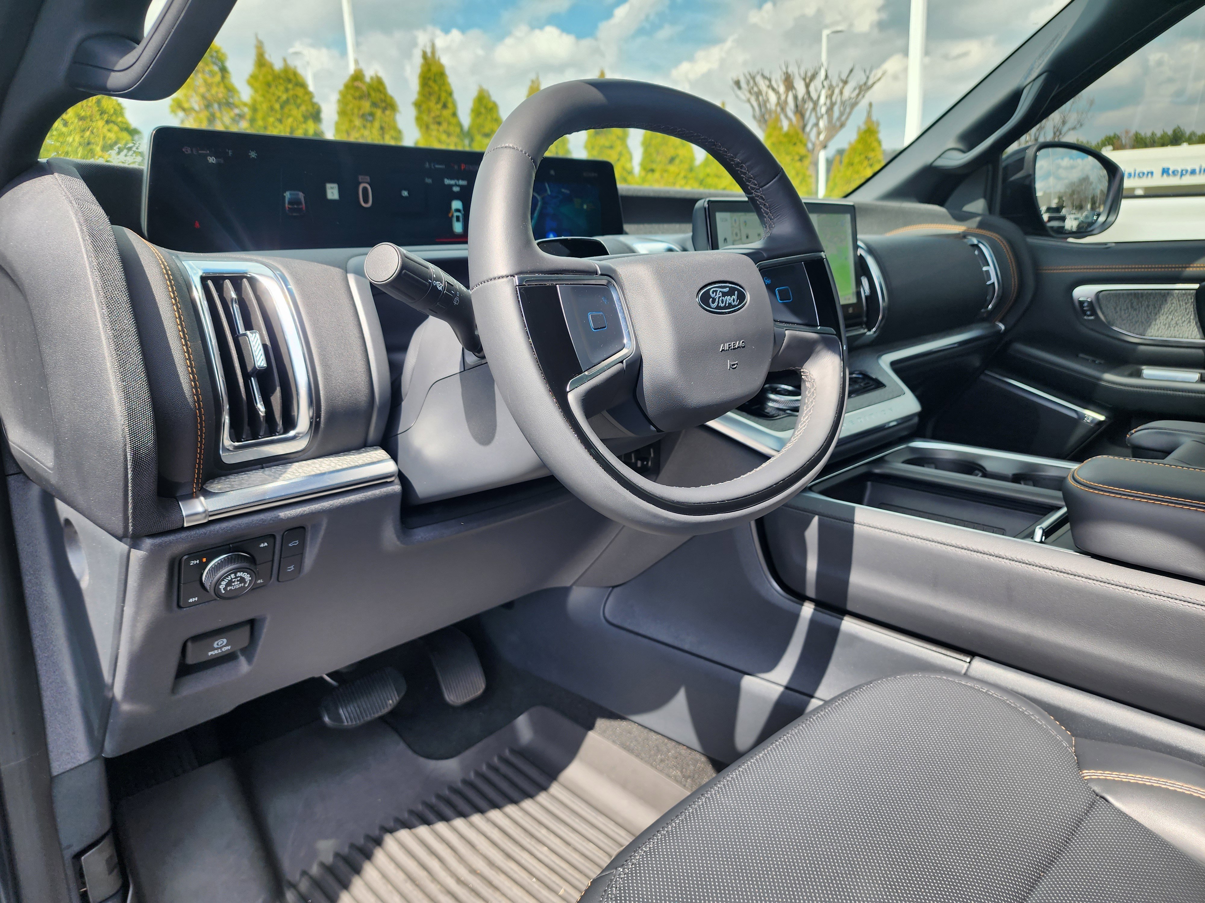 Used 2025 Ford Expedition Tremor image 22