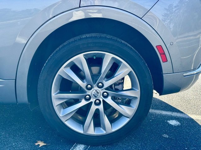 Used 2023 Buick Envision Avenir image 30