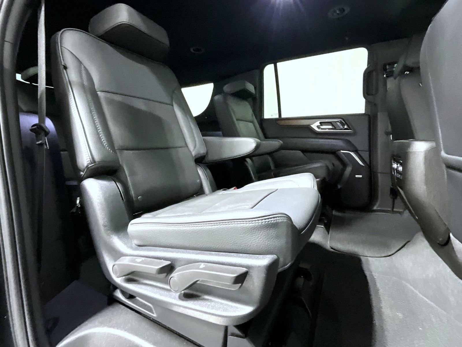 Used 2025 GMC Yukon XL Denali image 21