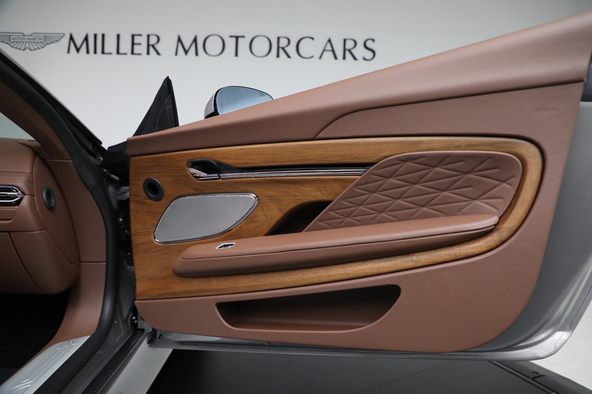 New 2026 Aston Martin DB12 Volante image 33