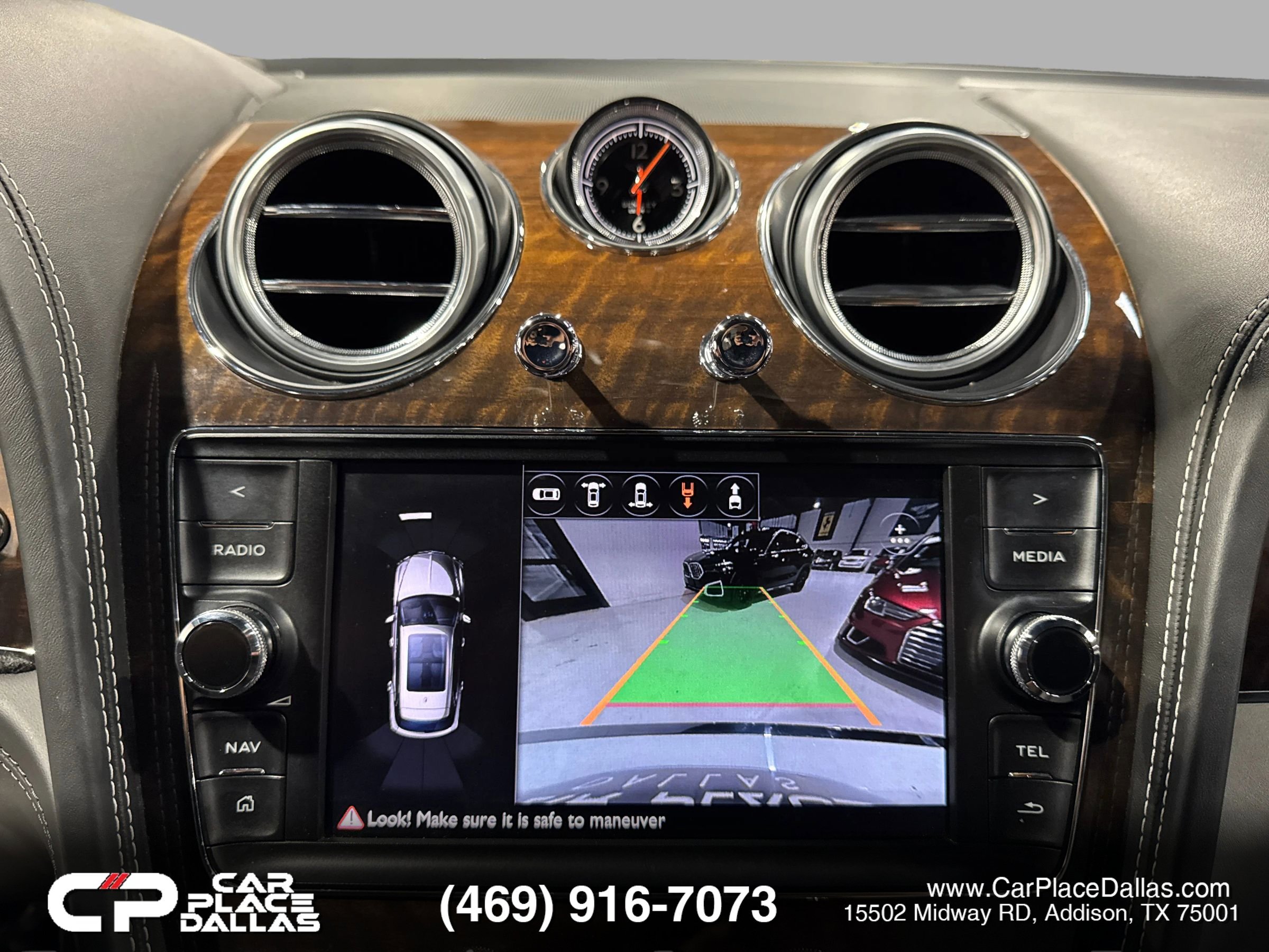 Used 2018 Bentley Bentayga AWD/4WD image 40