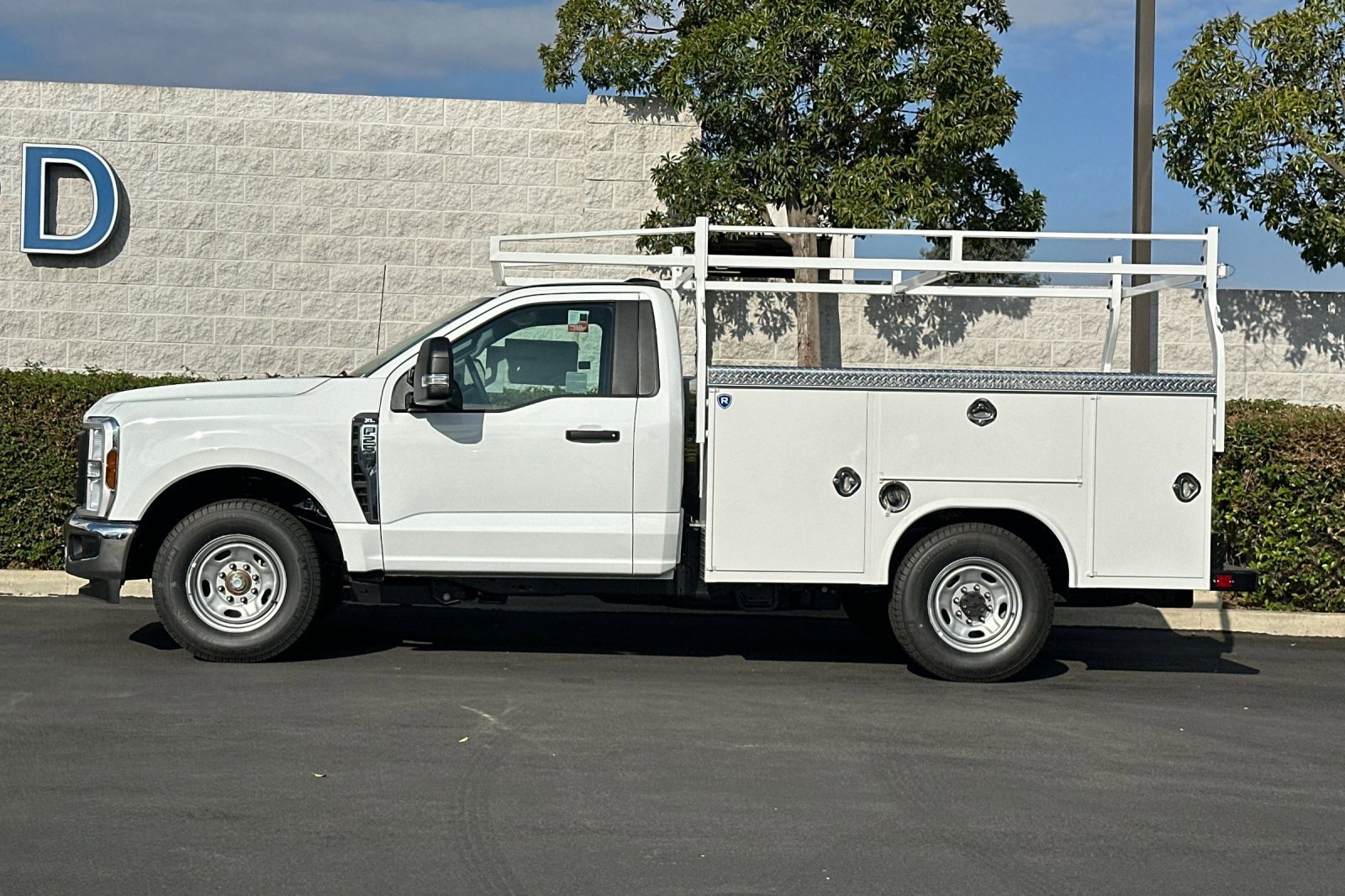 New 2026 Ford F250 XL w/ XL Chrome Package image 7