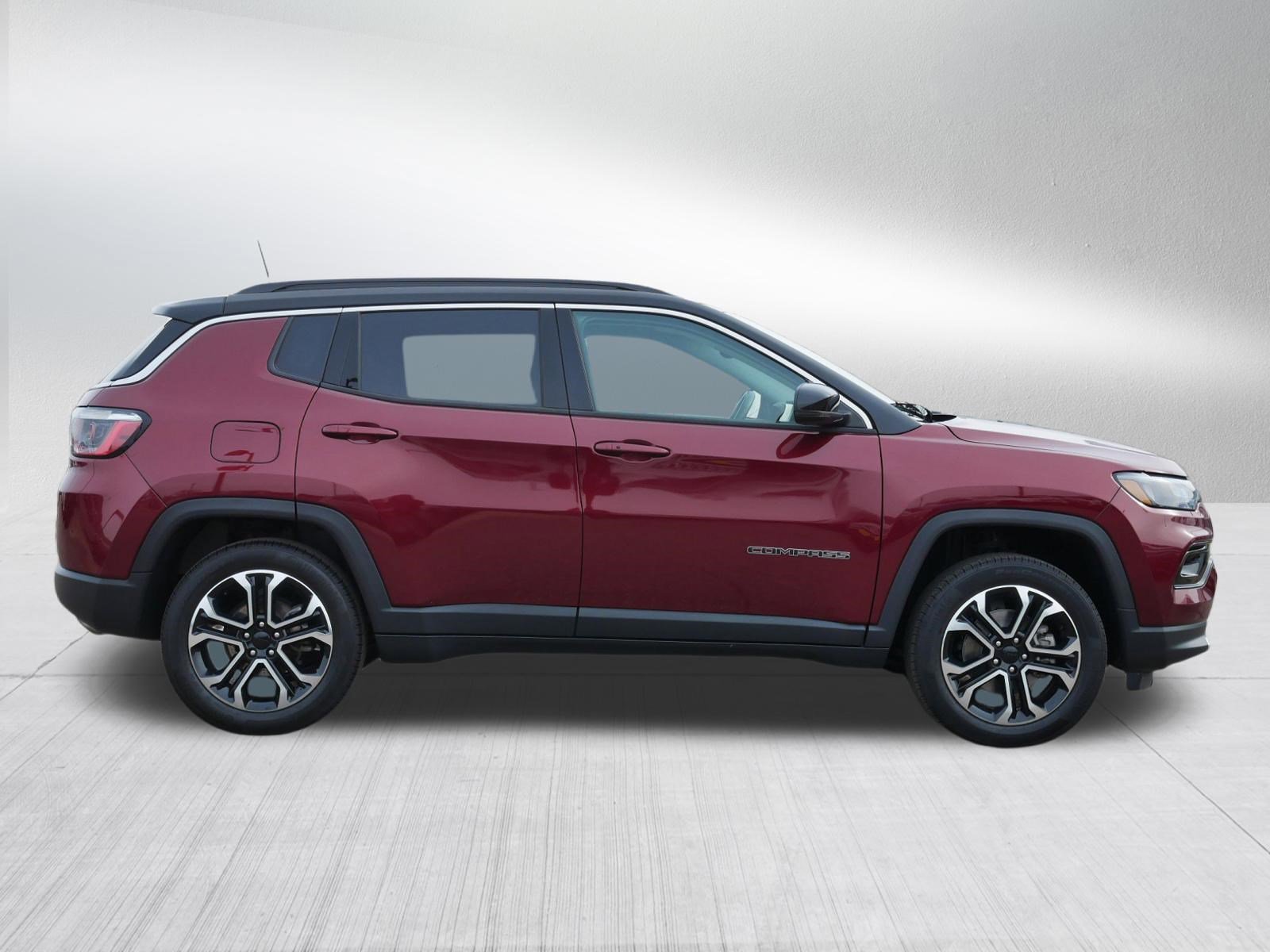 Used 2022 Jeep Compass Limited image 8