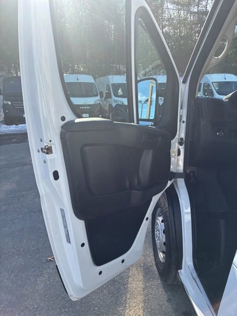 Used 2025 RAM ProMaster 2500 w/ Convenience Group image 20