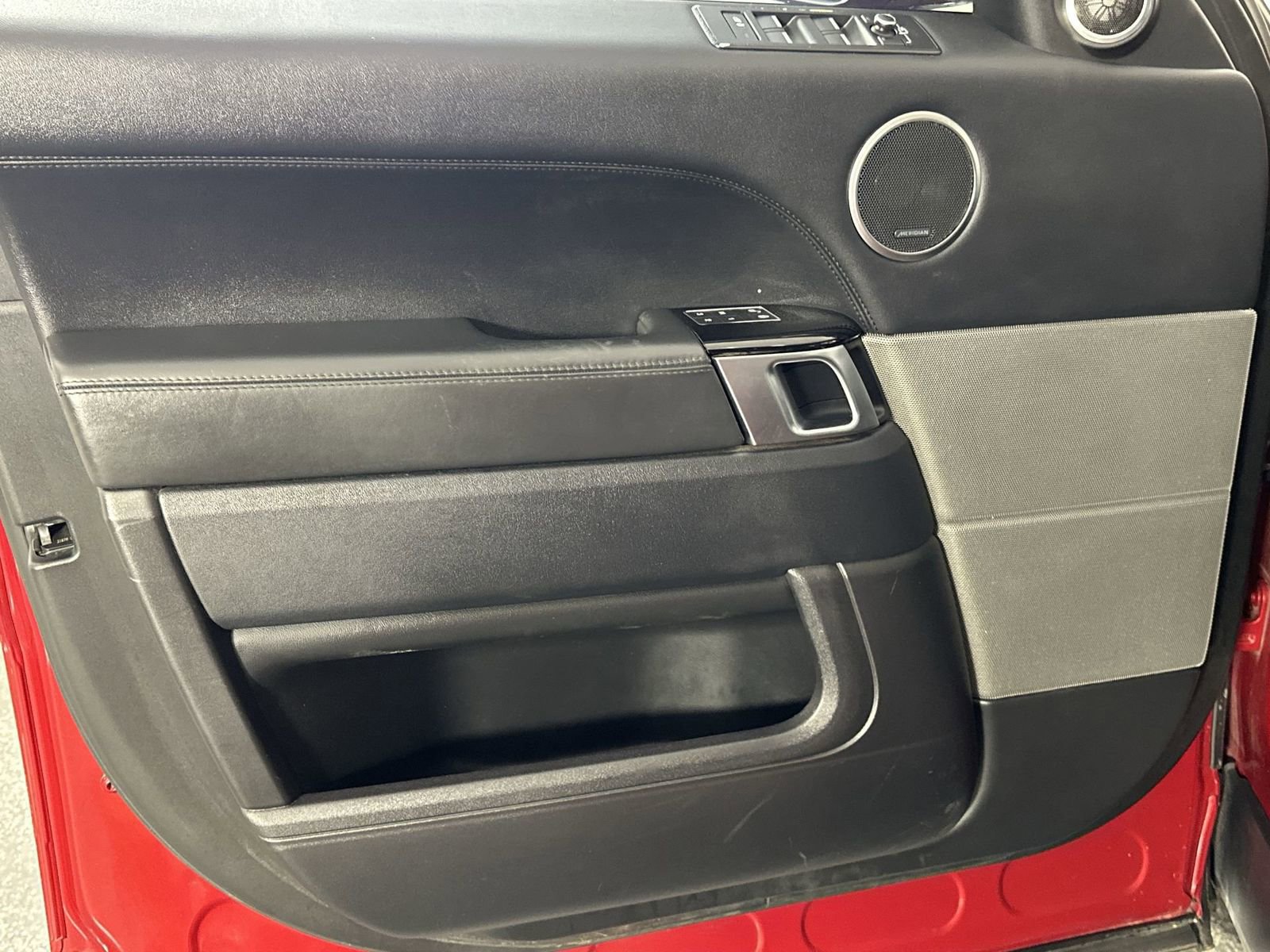 Used 2017 Land Rover Range Rover Sport Supercharged image 29