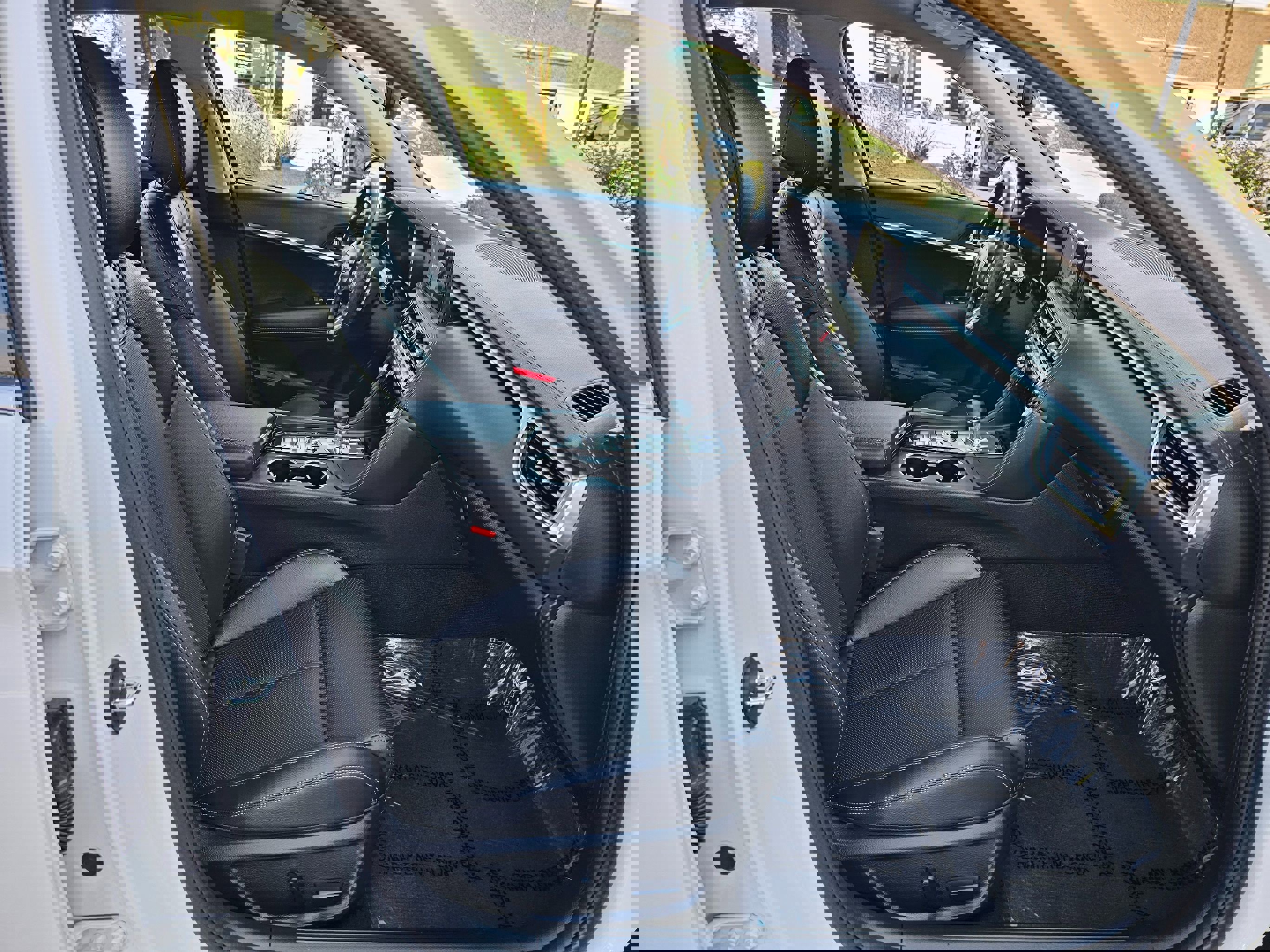 Used 2025 Genesis G70 2.5T image 33