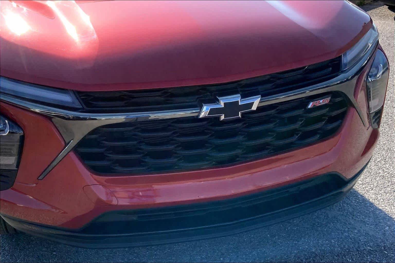 Used 2024 Chevrolet Trax RS w/ Sunroof Package image 29