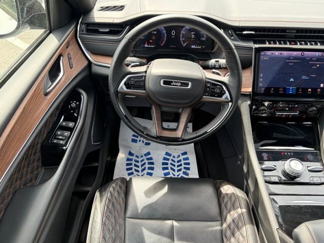 Used 2023 Jeep Grand Cherokee L Summit AWD/4WD image 36