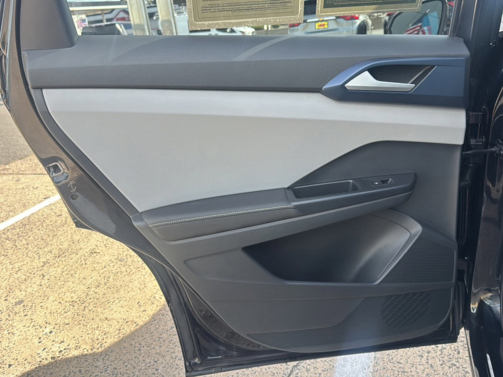 Used 2024 Volkswagen Taos SE image 21