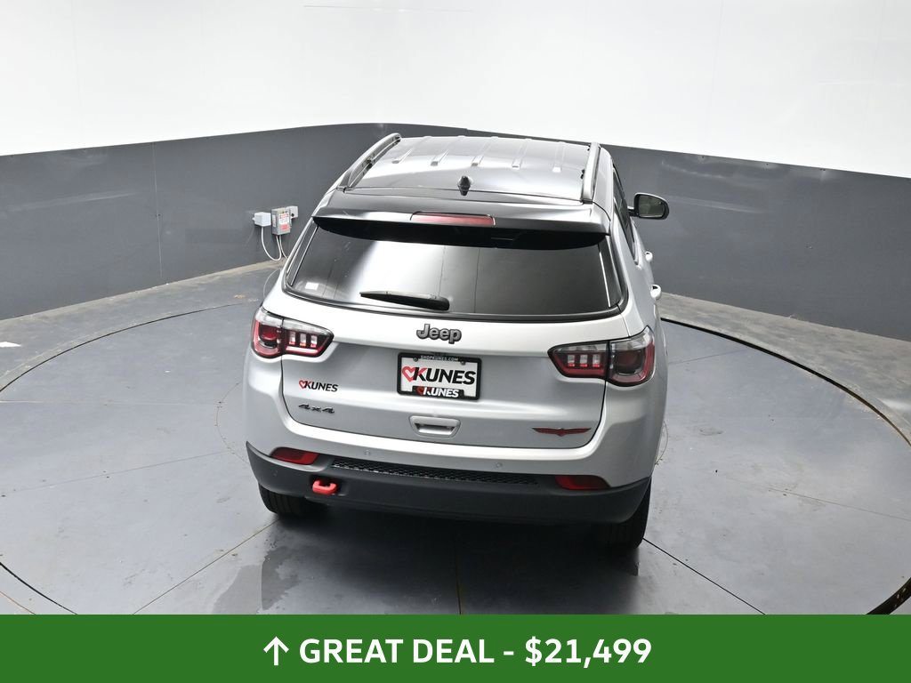 Used 2025 Jeep Compass Trailhawk AWD/4WD image 51
