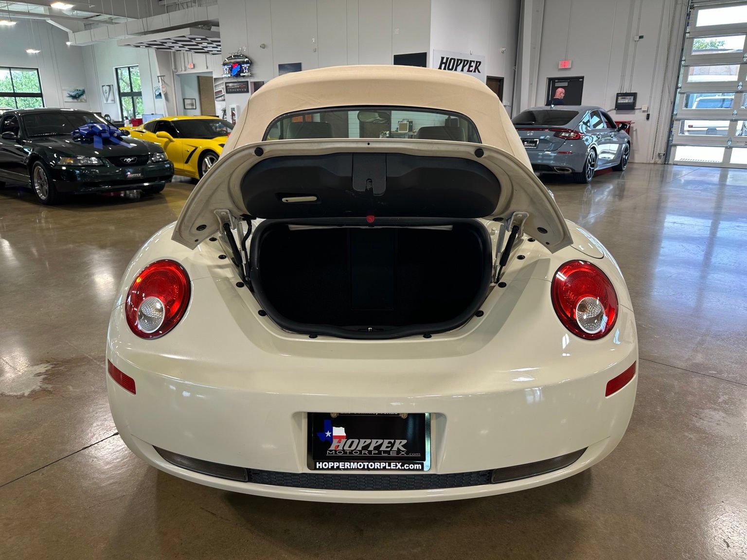 Used 2010 Volkswagen Beetle Final Edition FWD image 39