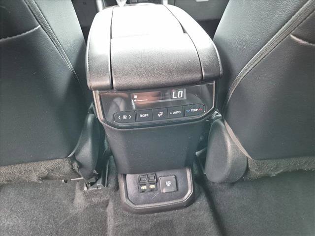 Used 2021 Toyota Highlander Limited AWD/4WD image 17