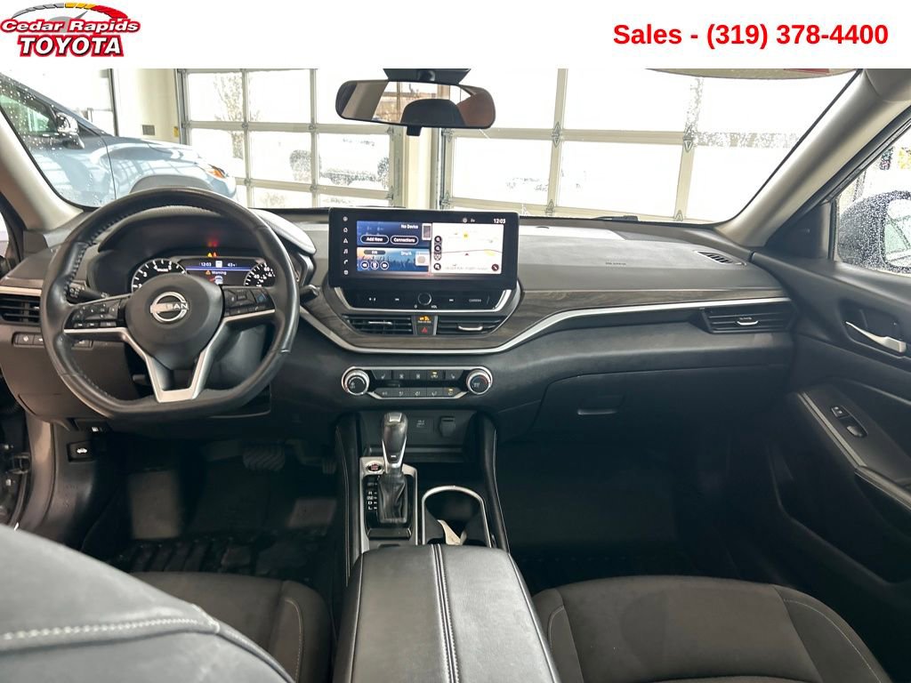 Used 2024 Nissan Altima 2.5 SV w/ SV Premium Package image 12