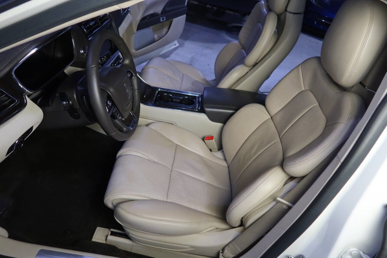 Used 2020 Lincoln Continental Reserve w/ Luxury Package image 19