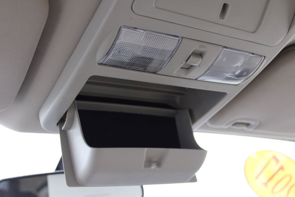 Used 2017 Nissan Titan SV image 39