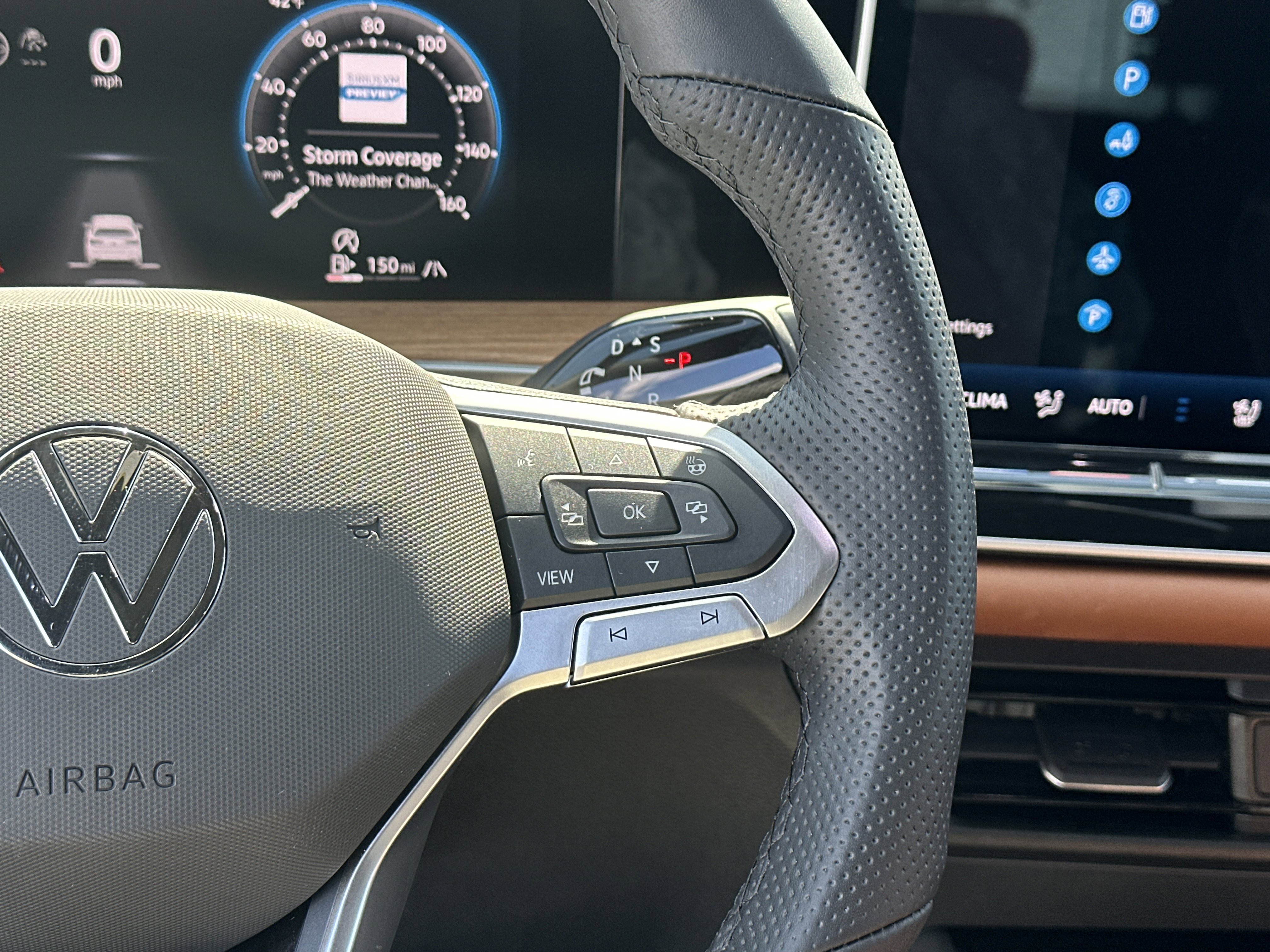 Used 2025 Volkswagen Tiguan SEL R-Line AWD/4WD image 27