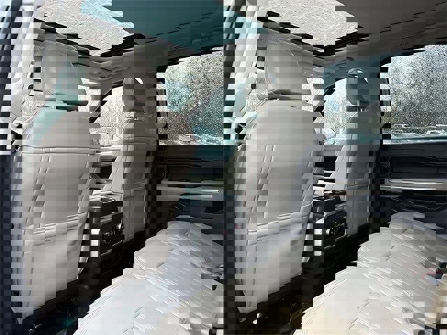 Used 2022 Ford Expedition Max Limited image 13