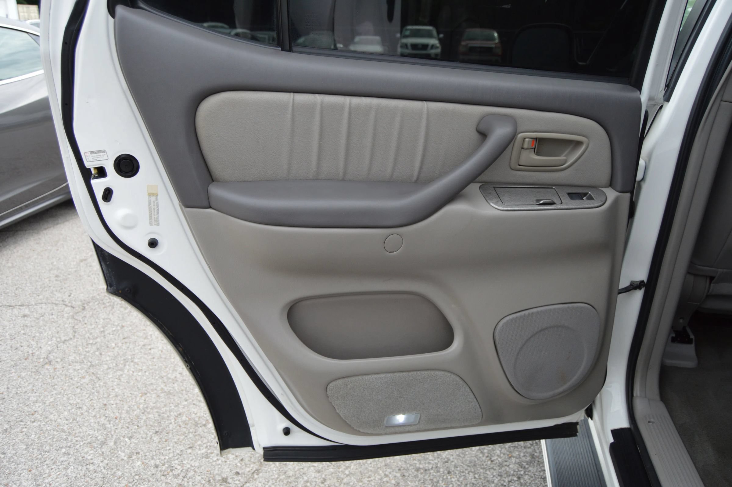 Used 2002 Toyota Sequoia Limited RWD image 21