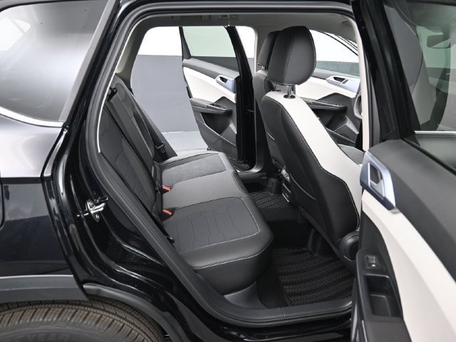 Used 2026 Volkswagen Taos SE w/ Panoramic Sunroof Package AWD/4WD image 13