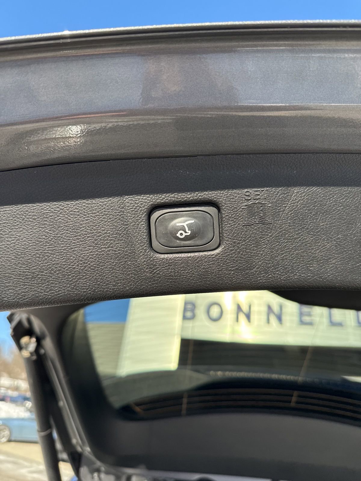 Used 2024 Ford Edge SEL w/ Convenience Package image 9