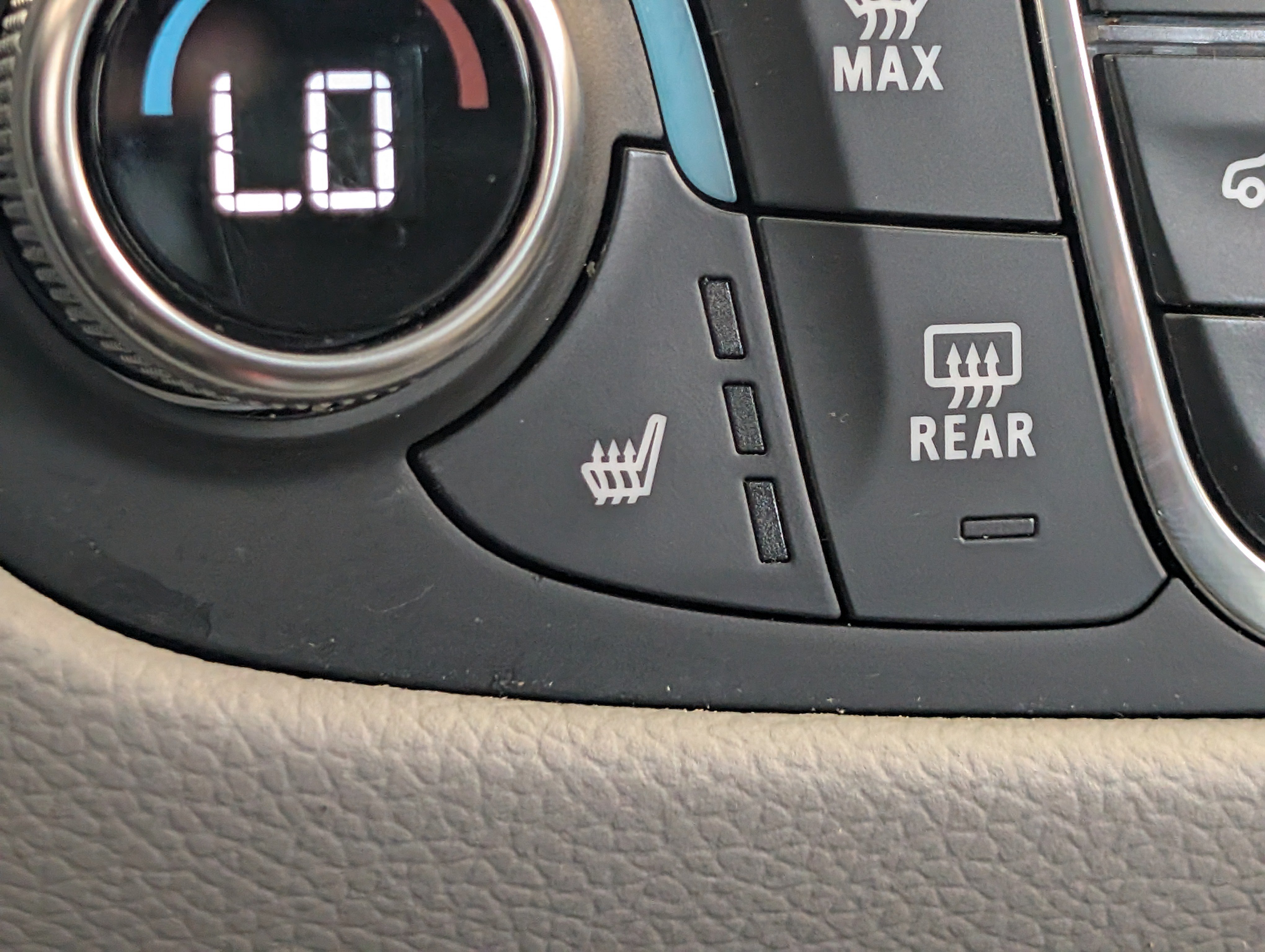 Used 2023 Chevrolet Equinox LT w/ Driver Convenience Package FWD image 33
