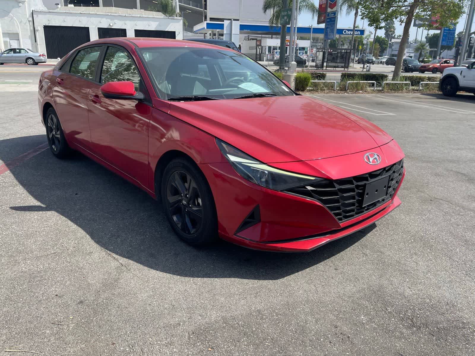 Used 2021 Hyundai Elantra SEL w/ Preferred Accessory Package image 2