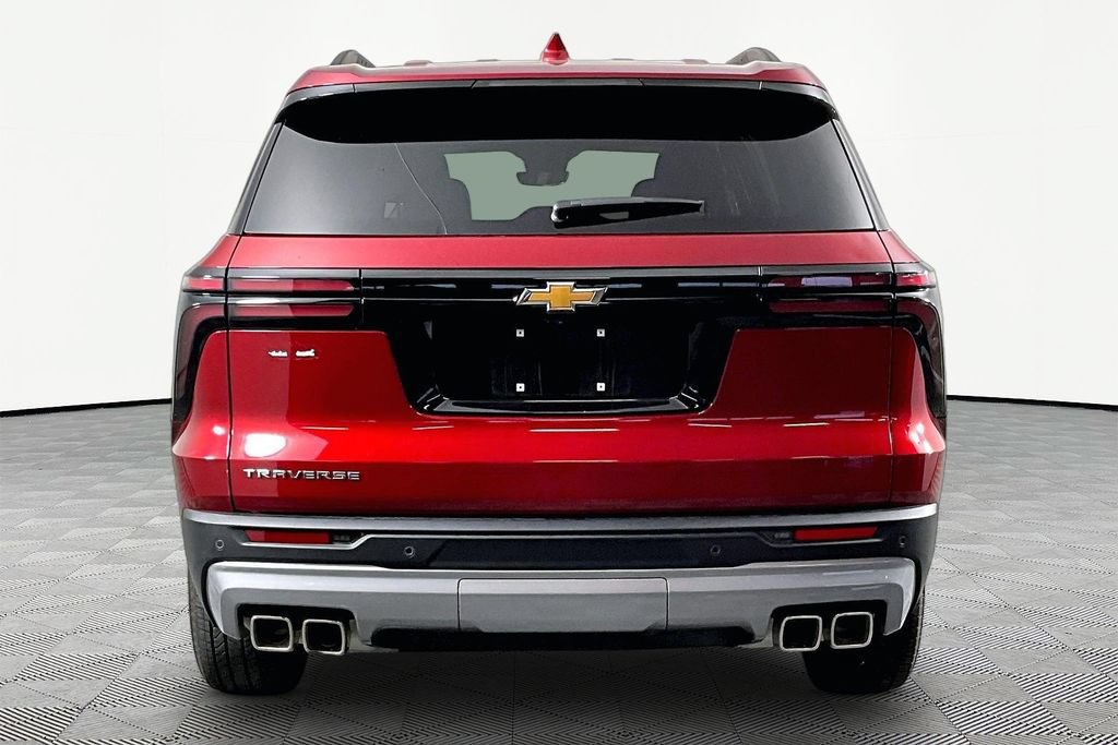 Certified 2026 Chevrolet Traverse LT w/ Driver Confidence Package FWD image 5
