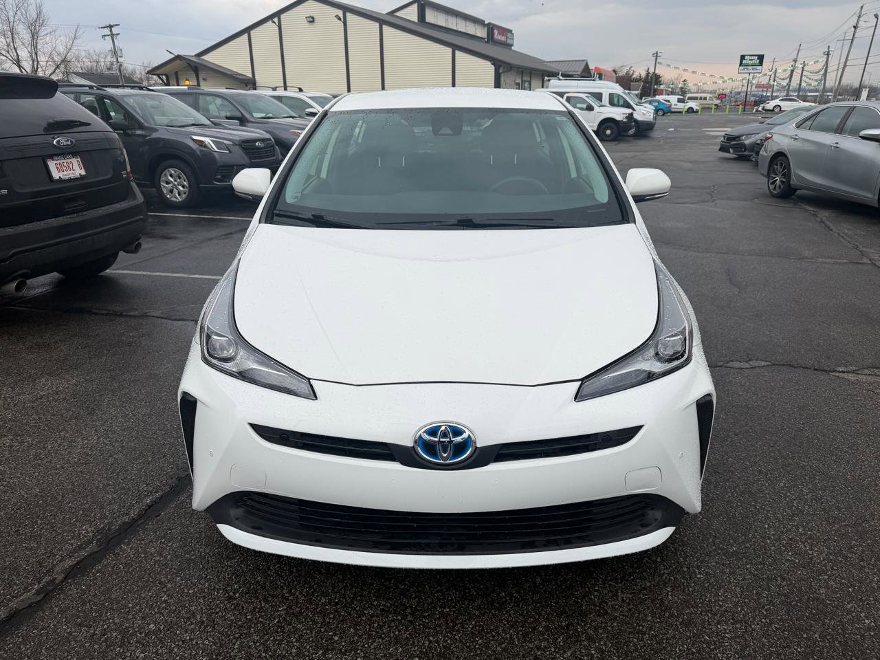 Used 2021 Toyota Prius LE FWD image 3