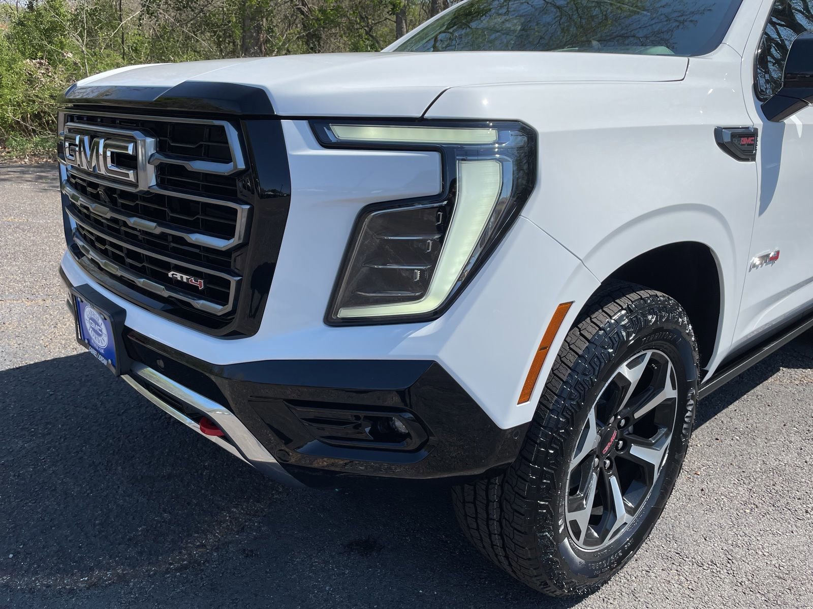 New 2026 GMC Yukon AT4 w/ AT4 Premium Plus Package image 9