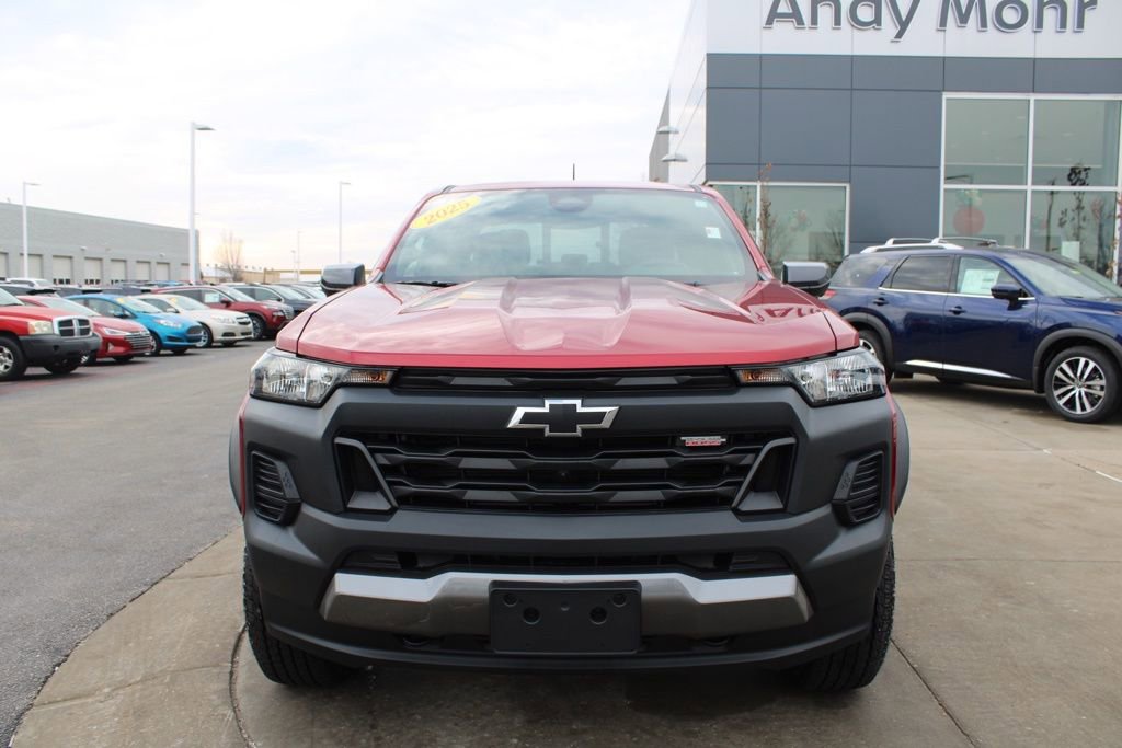 Used 2025 Chevrolet Colorado Trail Boss image 2