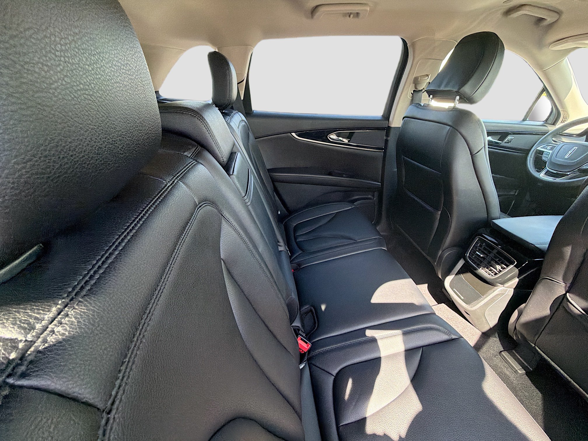 Used 2023 Lincoln Nautilus FWD w/ Premium Package image 27
