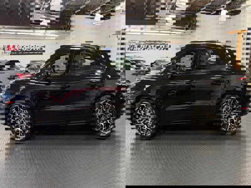 Used 2020 Porsche Macan Turbo image 8