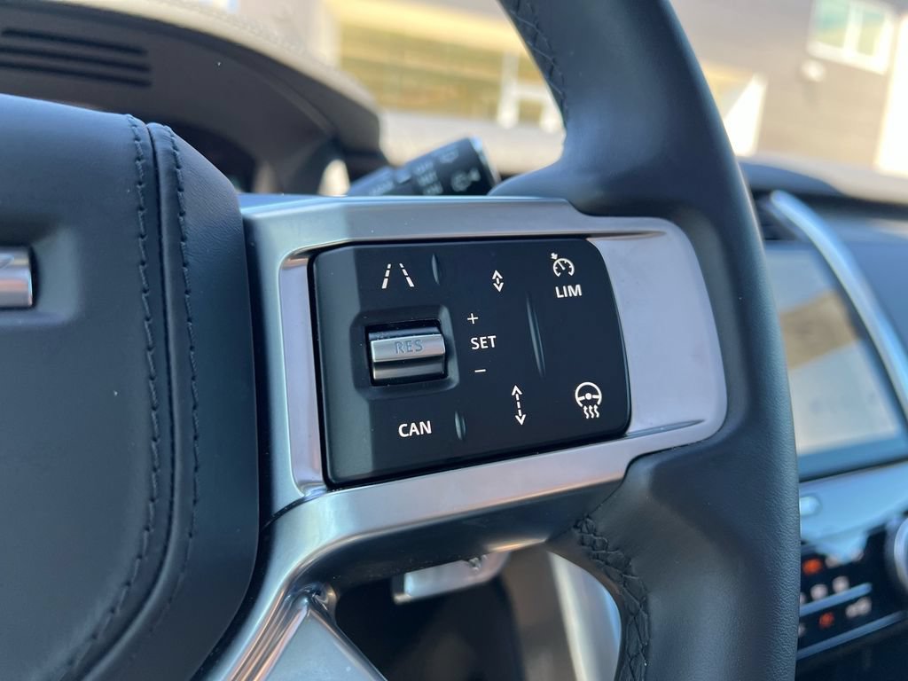 New 2026 Land Rover Discovery Limited Edition AWD/4WD image 13