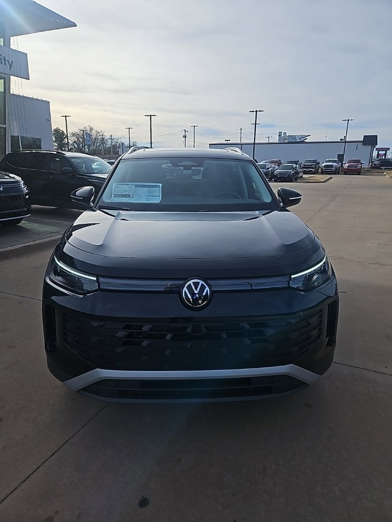 New 2026 Volkswagen Tiguan SE image 2