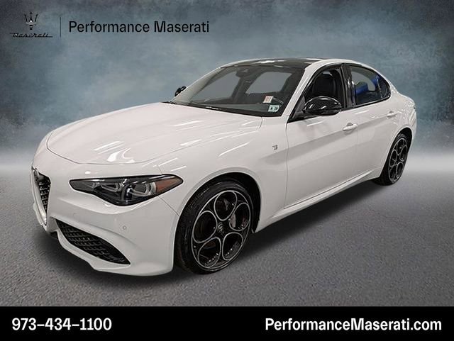 Used 2024 Alfa Romeo Giulia Ti AWD/4WD image 1