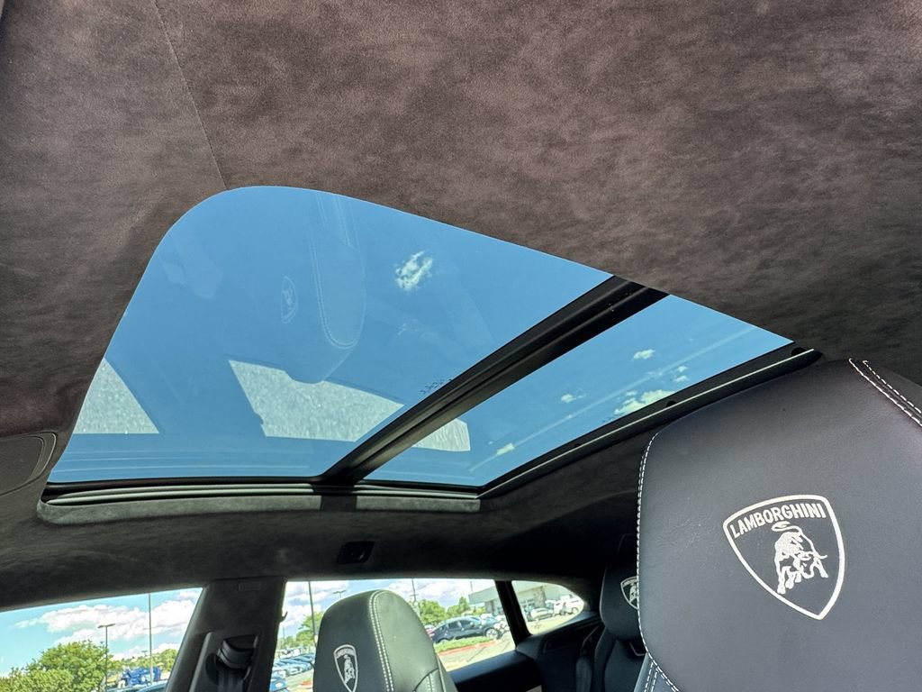 Used 2021 Lamborghini Urus AWD/4WD image 23
