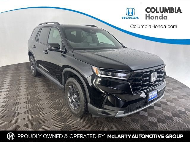 Certified 2025 Honda Pilot TrailSport image 1