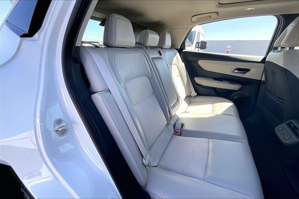 Used 2024 Nissan Ariya FWD image 7