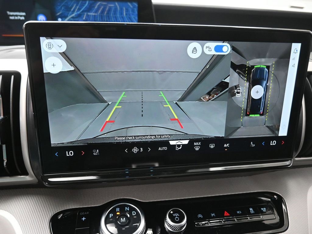 New 2025 Ford Expedition Active image 4