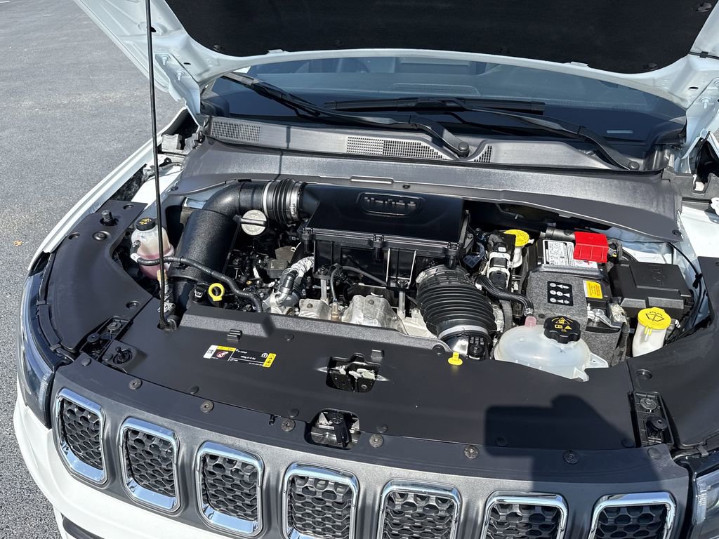 Used 2024 Jeep Compass Latitude image 9