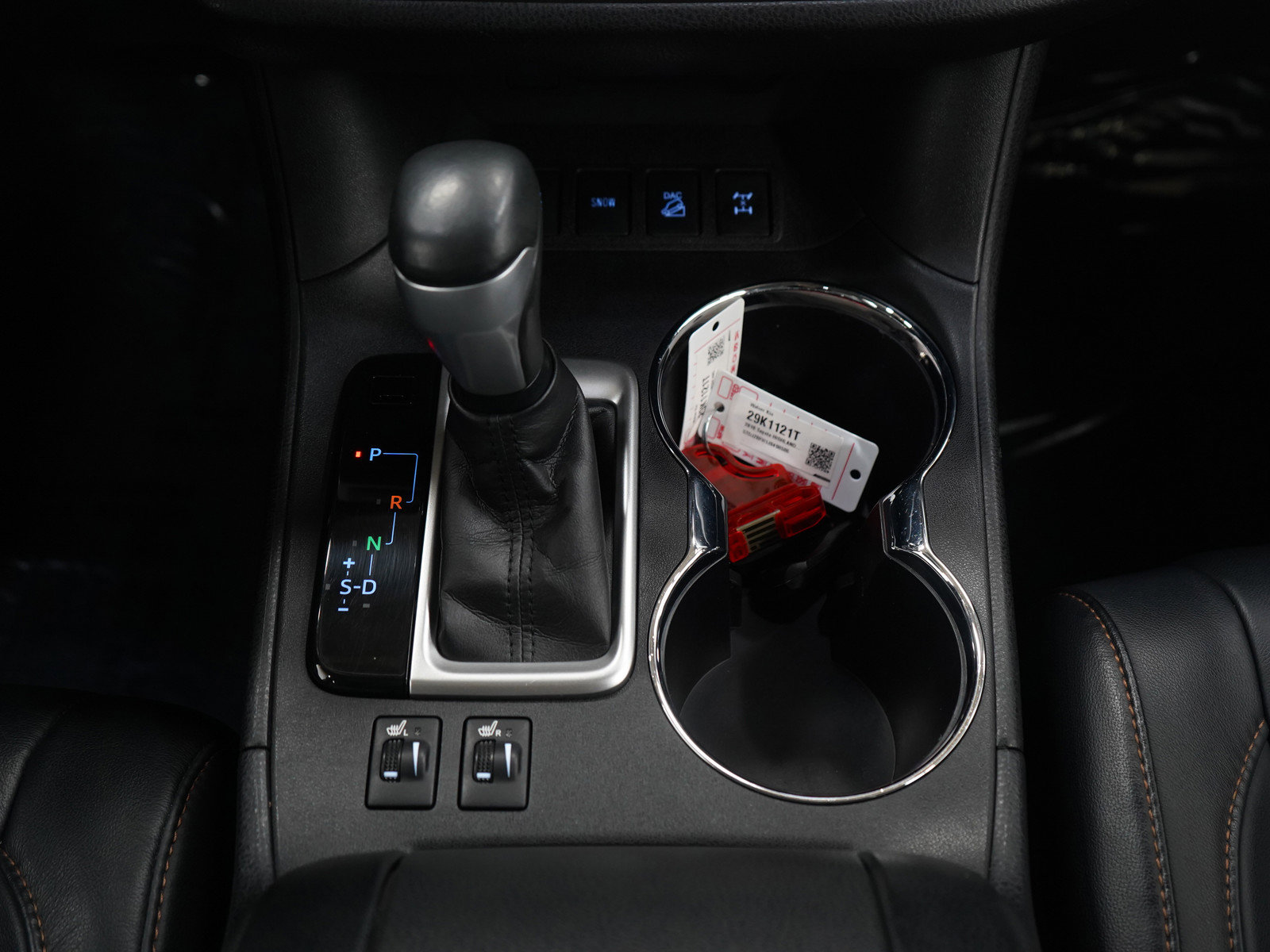 Used 2018 Toyota Highlander XLE image 18