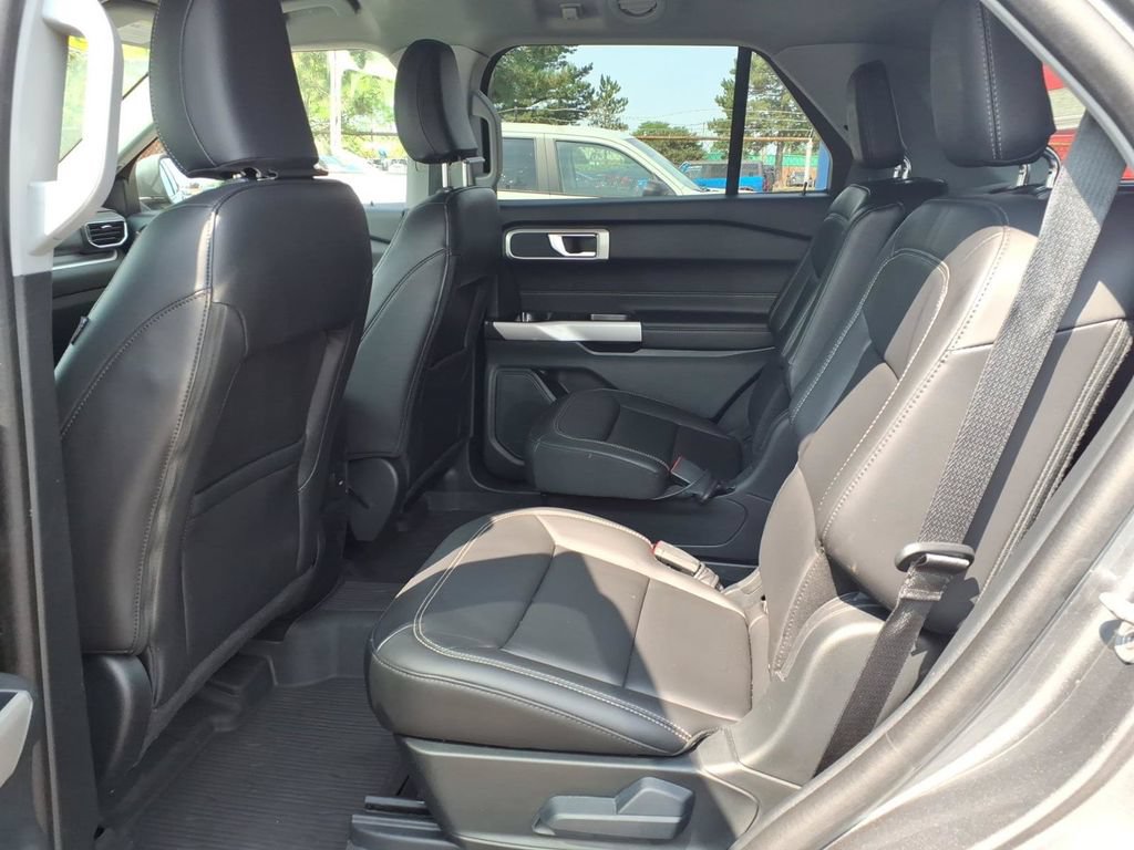 Certified 2024 Ford Explorer XLT w/ Equipment Group 202A AWD/4WD image 12