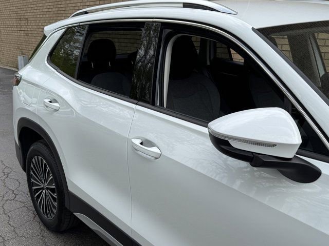 Used 2025 Volkswagen Tiguan S AWD/4WD image 6