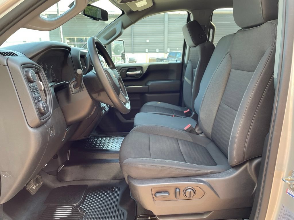 Used 2023 Chevrolet Silverado 2500 Custom w/ Custom Value Package AWD/4WD image 15